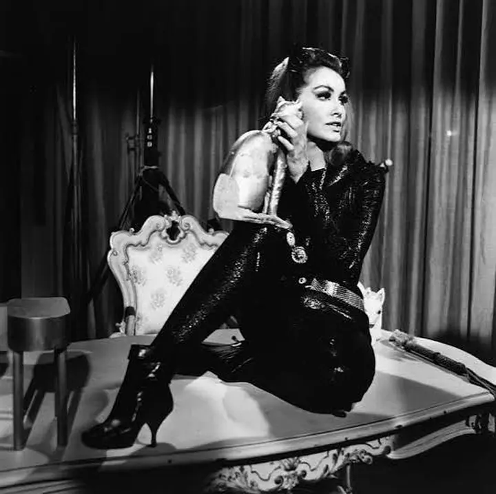 Julie Newmar, Catwoman et la version qu'on n'a pas tournée